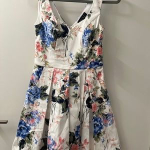 FLORAL DRESS - NEW WITH TAGS